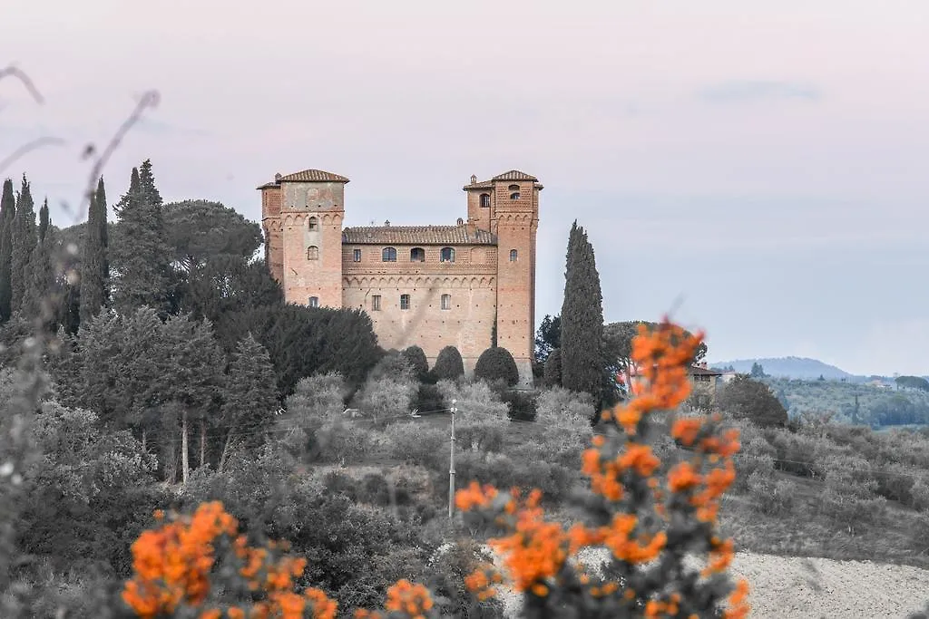 לינה וארוחת בוקר סיינה Castello Delle Quattro Torra 0*,  איטליה