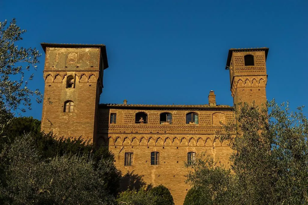 Castello Delle Quattro Torra Bed & Breakfast Val di Pugna Italy