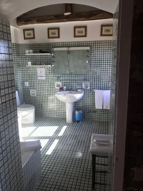 Castello Delle Quattro Torra Bed & Breakfast Val di Pugna 0*,